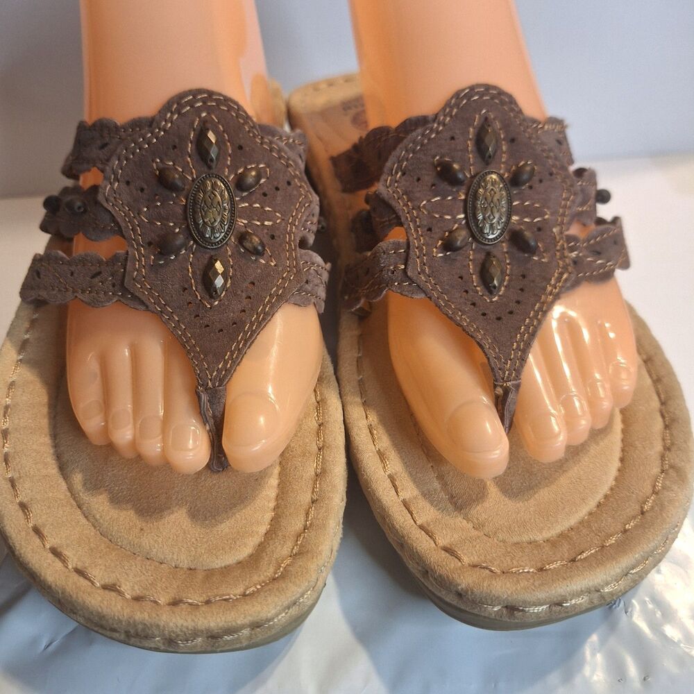 Earth Spirit Brown Suede Leather Women's Thong Sandals.  Size 10